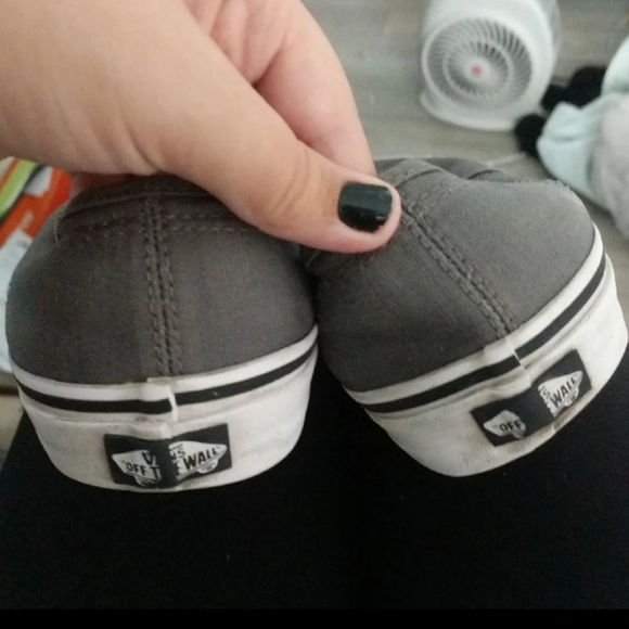 Sold Gray vans - Picture 2 of 4